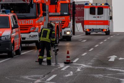 Stuttgart-Hedelfingen:Brand in einer Muellbox bei Receyclingfirma
